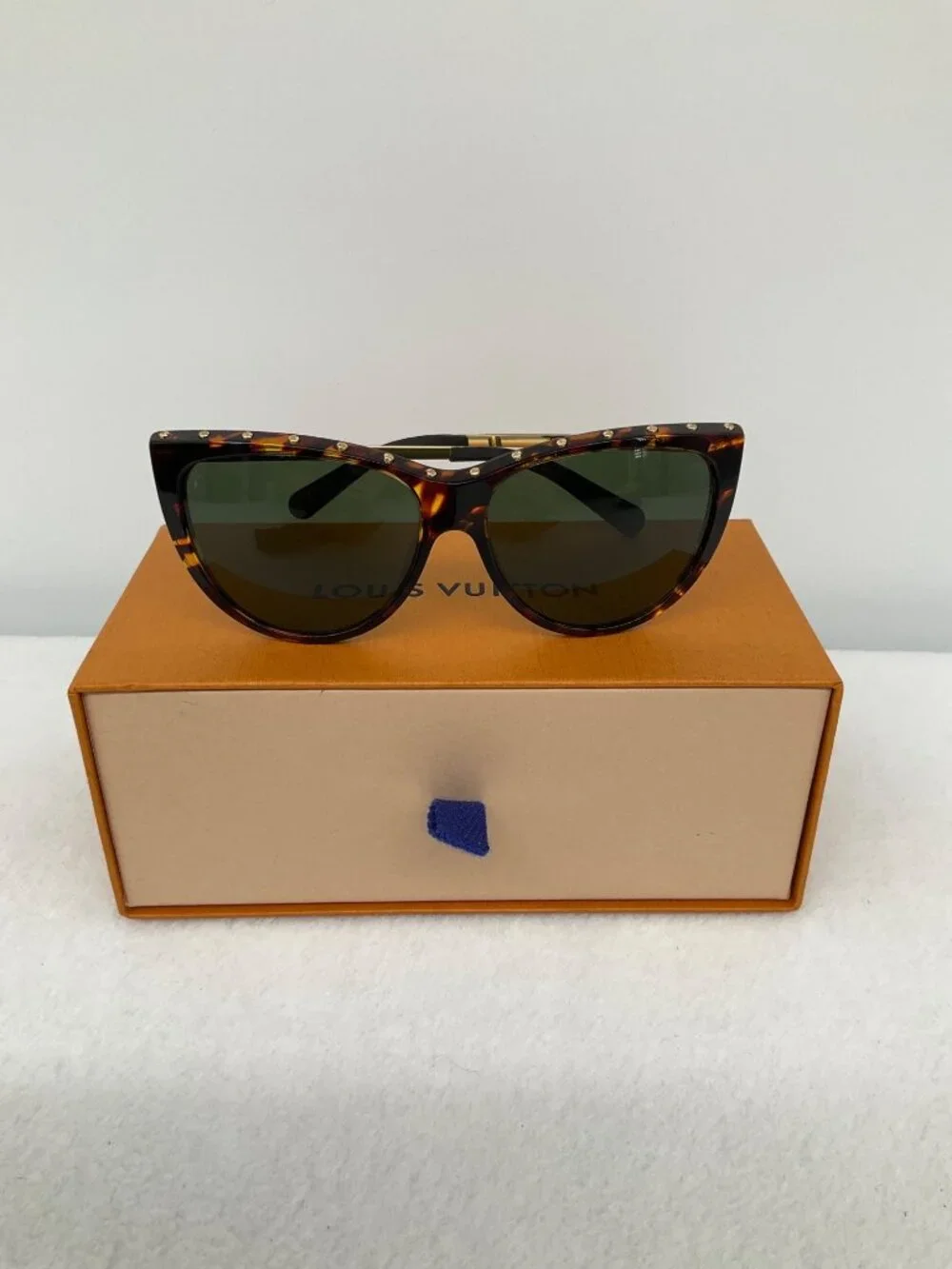 Louis Vuitton La Boum Cat-Eye Sunglasses Z1038E Noir Black studded frame